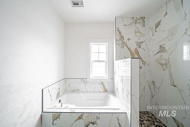 1631 Palm Springs Dr, Idaho Falls, ID 83404