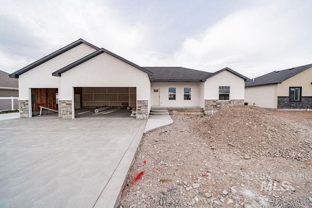 1631 Palm Springs Dr, Idaho Falls, ID 83404