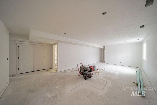 1631 Palm Springs Dr, Idaho Falls, ID 83404