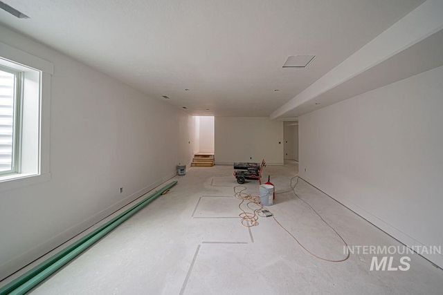 1631 Palm Springs Dr, Idaho Falls, ID 83404