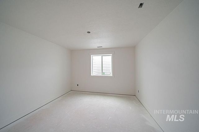 1631 Palm Springs Dr, Idaho Falls, ID 83404