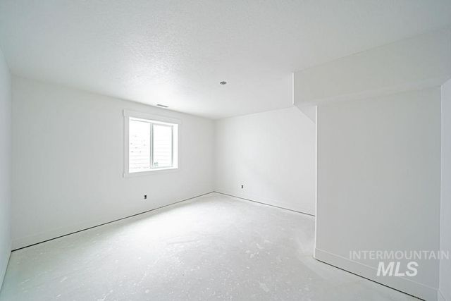 1631 Palm Springs Dr, Idaho Falls, ID 83404