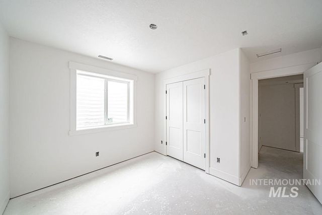 1631 Palm Springs Dr, Idaho Falls, ID 83404