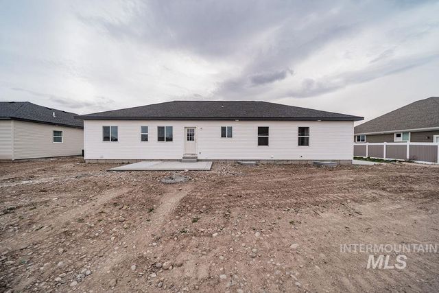 1631 Palm Springs Dr, Idaho Falls, ID 83404