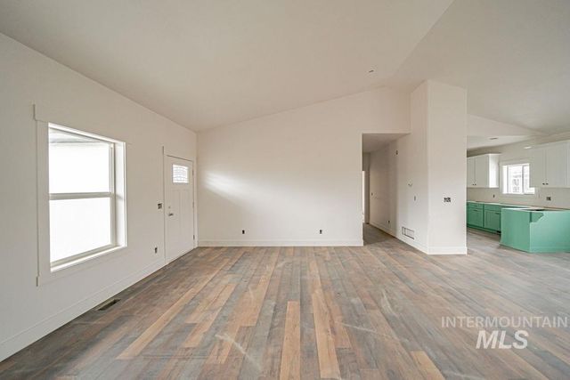 1631 Palm Springs Dr, Idaho Falls, ID 83404