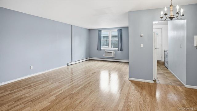 570 Broadway A9, Lynbrook, NY 11563
