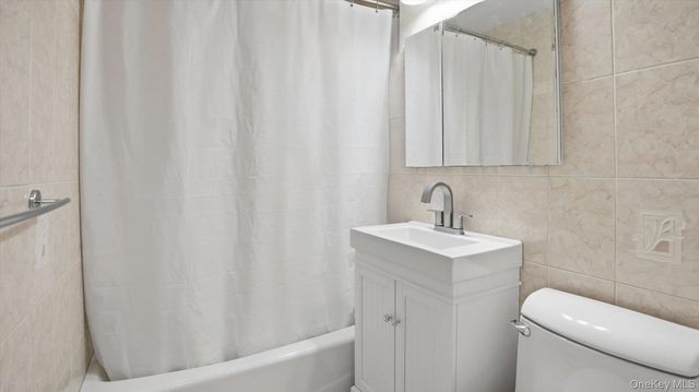570 Broadway A9, Lynbrook, NY 11563