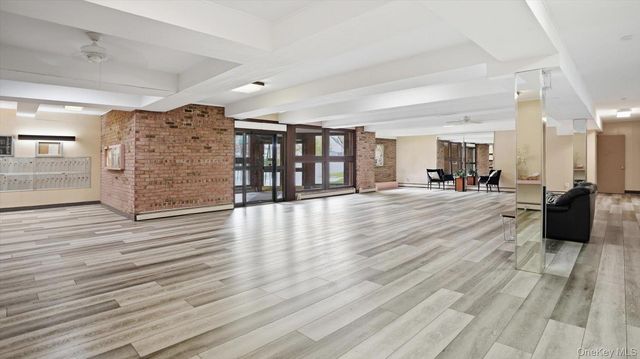570 Broadway A9, Lynbrook, NY 11563