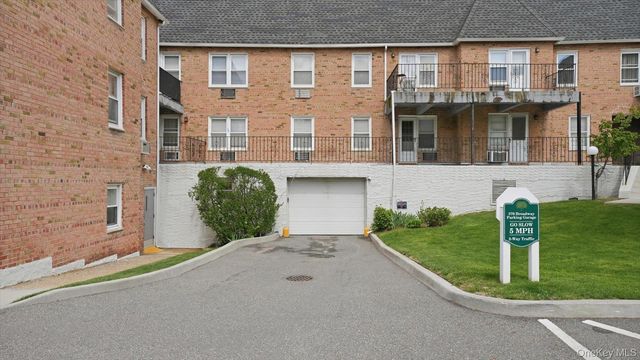 570 Broadway A9, Lynbrook, NY 11563