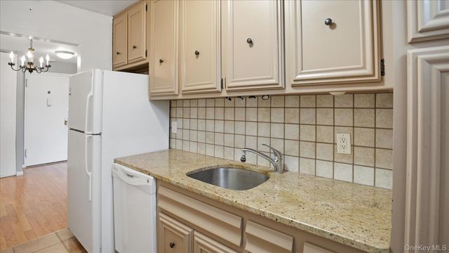 570 Broadway A9, Lynbrook, NY 11563
