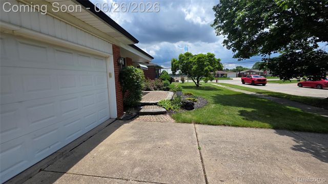 29120 Dover Avenue, Warren, MI 48088