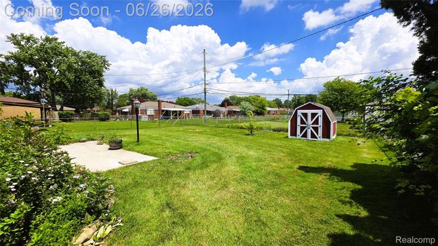 29120 Dover Avenue, Warren, MI 48088