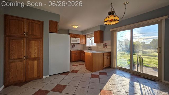 29120 Dover Avenue, Warren, MI 48088