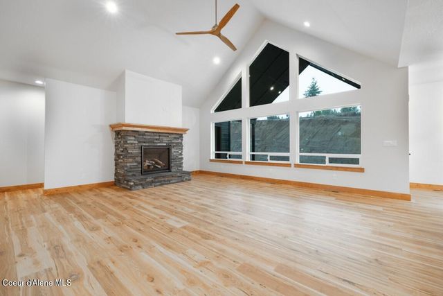 10104 N Hubble Street, Hayden, ID 83835