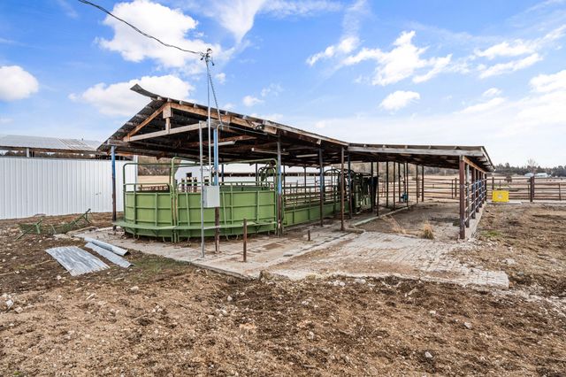 7122 E Langell Valley Road, Bonanza, OR 97623