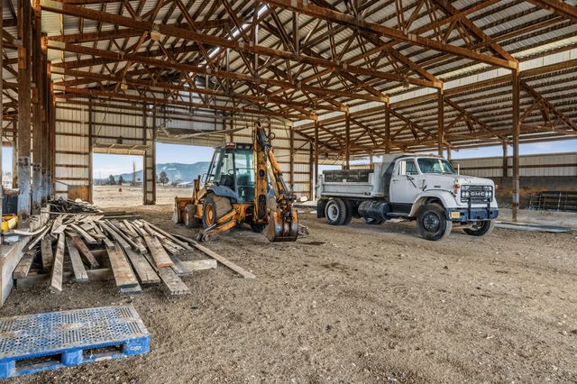 7122 E Langell Valley Road, Bonanza, OR 97623