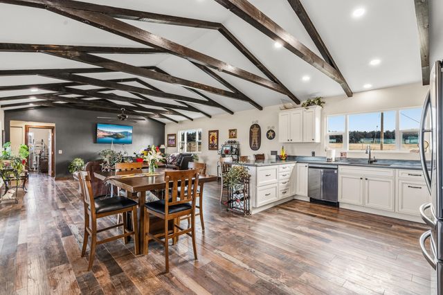 7122 E Langell Valley Road, Bonanza, OR 97623