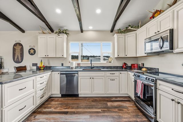 7122 E Langell Valley Road, Bonanza, OR 97623