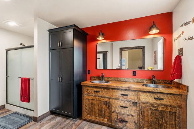 7122 E Langell Valley Road, Bonanza, OR 97623