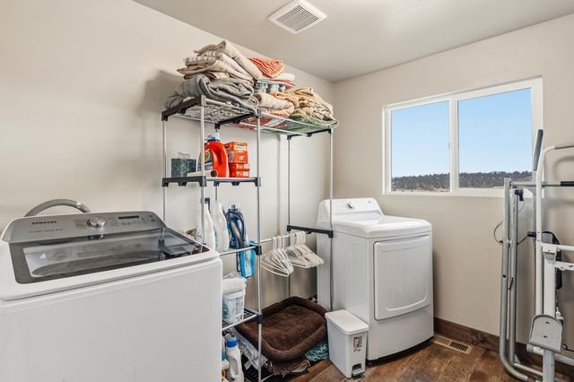 7122 E Langell Valley Road, Bonanza, OR 97623