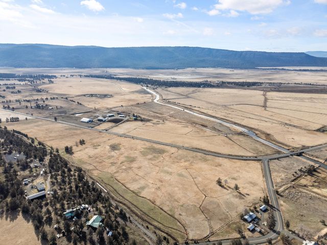 7122 E Langell Valley Road, Bonanza, OR 97623