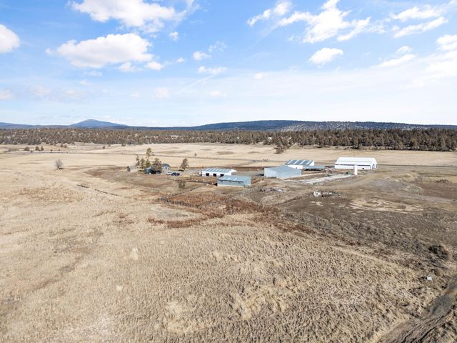 7122 E Langell Valley Road, Bonanza, OR 97623