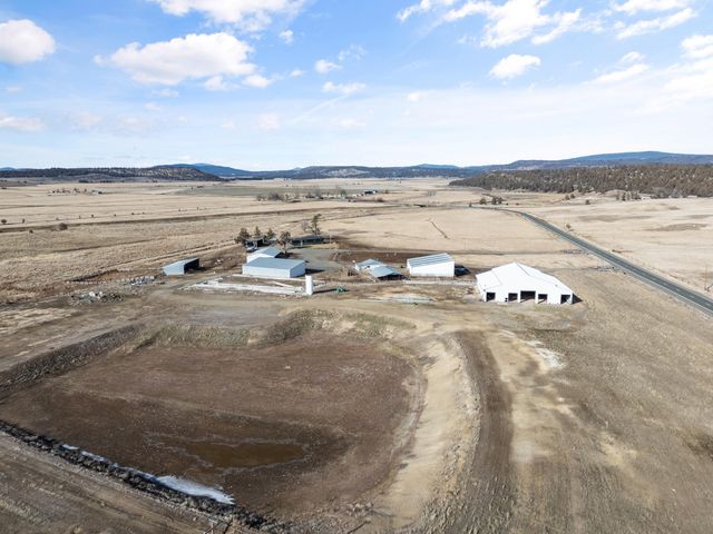 7122 E Langell Valley Road, Bonanza, OR 97623