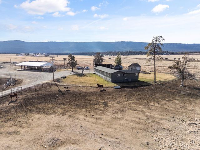 7122 E Langell Valley Road, Bonanza, OR 97623