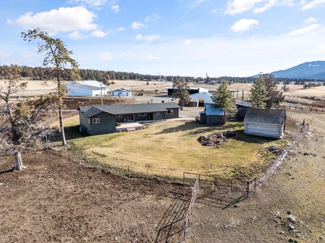 7122 E Langell Valley Road, Bonanza, OR 97623