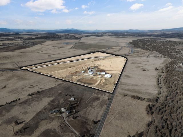 7122 E Langell Valley Road, Bonanza, OR 97623