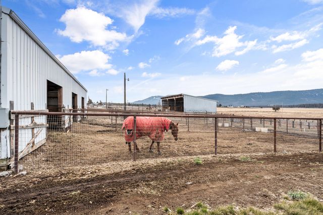 7122 E Langell Valley Road, Bonanza, OR 97623