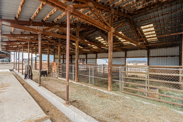 7122 E Langell Valley Road, Bonanza, OR 97623