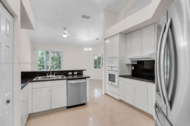 1090 SW 156th Avenue, Pembroke Pines, FL 33027