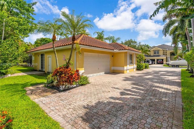1090 SW 156th Avenue, Pembroke Pines, FL 33027