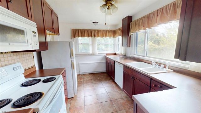 19 Magnolia PL, Hampton, VA 23669