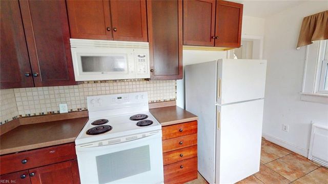 19 Magnolia PL, Hampton, VA 23669