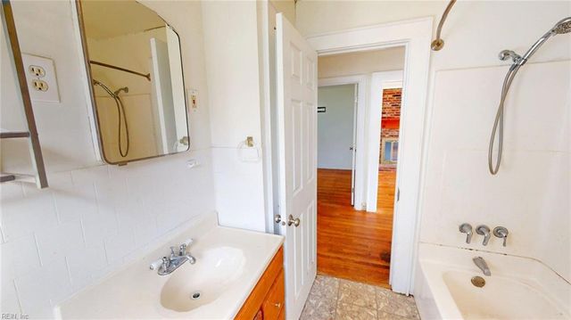 19 Magnolia PL, Hampton, VA 23669