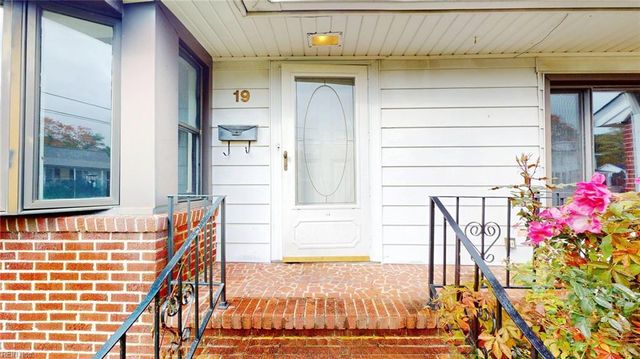 19 Magnolia PL, Hampton, VA 23669