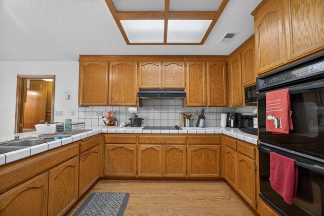 740 Lake Canyon Ave, Galt, CA 95632