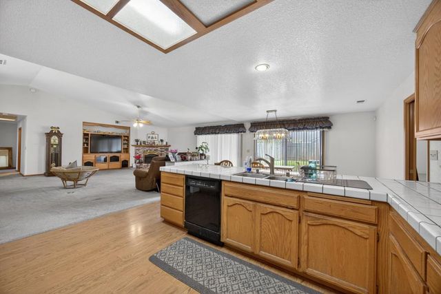 740 Lake Canyon Ave, Galt, CA 95632