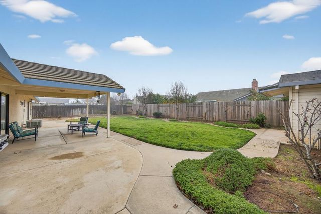 740 Lake Canyon Ave, Galt, CA 95632