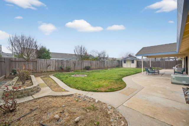 740 Lake Canyon Ave, Galt, CA 95632