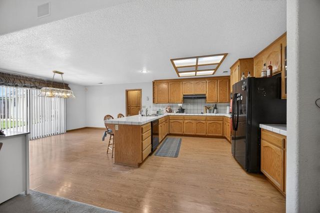 740 Lake Canyon Ave, Galt, CA 95632