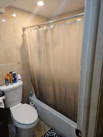 18755 NW 62nd Avenue 101, Hialeah, FL 33015