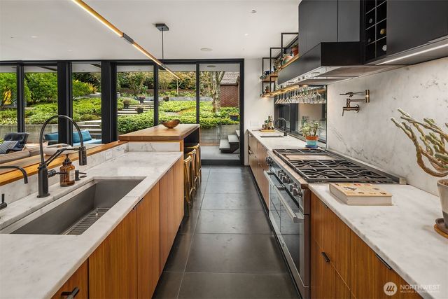 1626 Federal Avenue E, Seattle, WA 98102