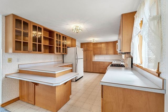 37 Tower Farm Road, Billerica, MA 01821