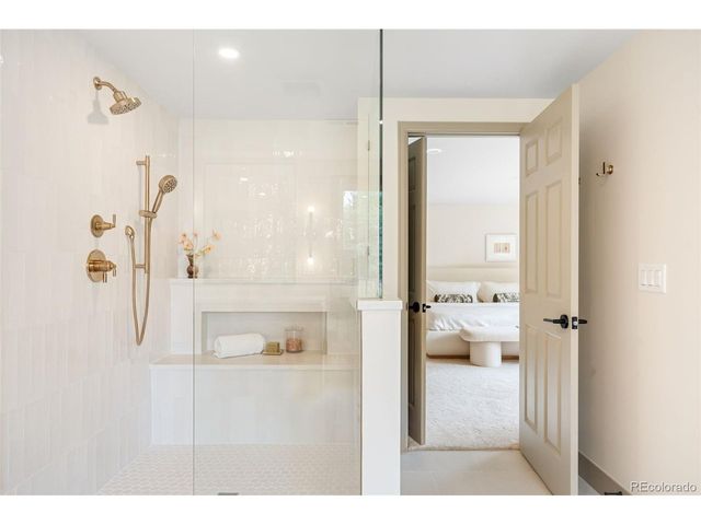 8024 S Oneida Ct, Centennial, CO 80112
