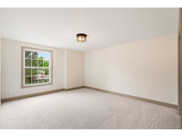 8024 S Oneida Ct, Centennial, CO 80112
