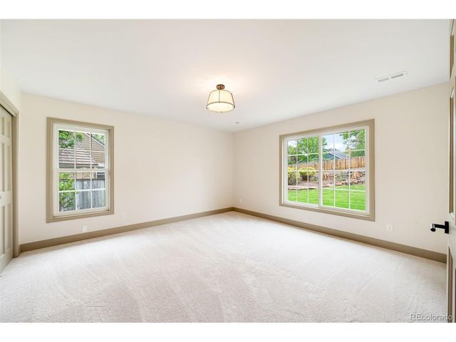 8024 S Oneida Ct, Centennial, CO 80112