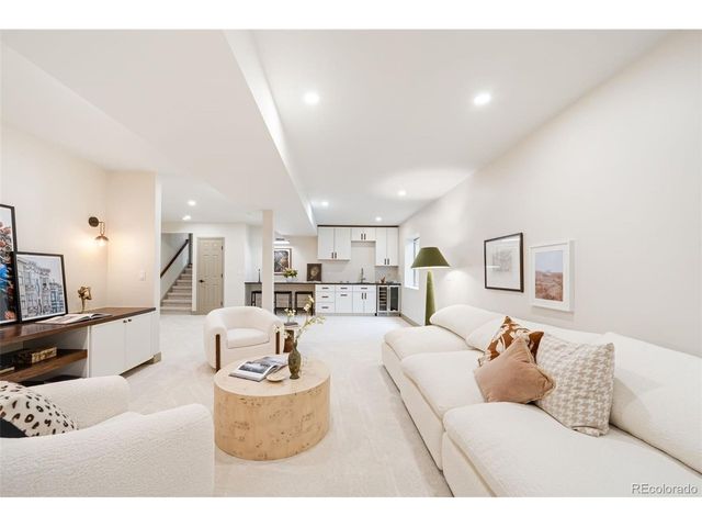 8024 S Oneida Ct, Centennial, CO 80112